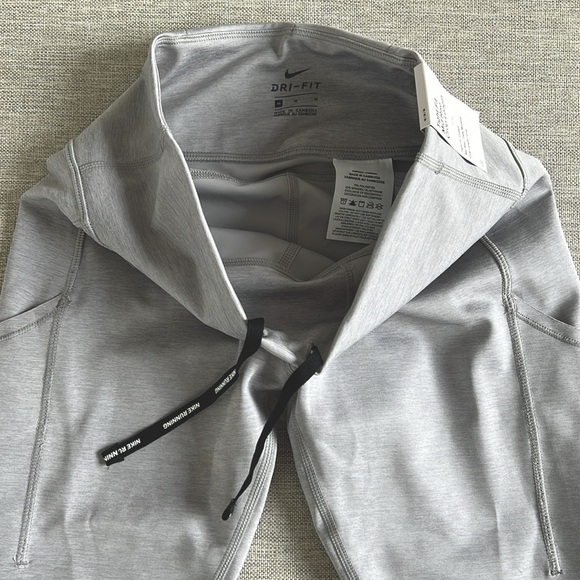 BRAND NEW! NIKE RUNNING PANTS! - Picture 3 of 8